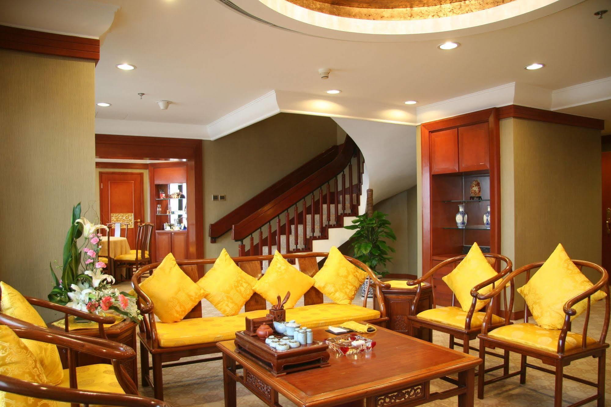 Prime Wangfujing Hotel 5*